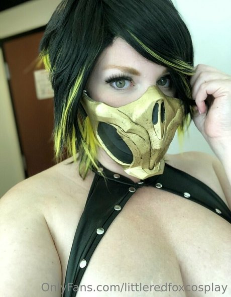 Naakte gelekte OnlyFans-foto van Littleredfox