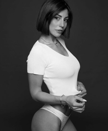 Nahá fotka uniklých OnlyFans od Carolina Dallari