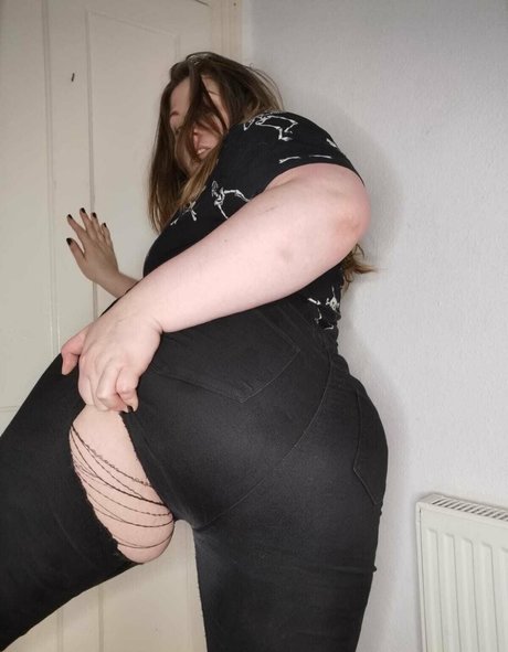 Naken lekkede OnlyFans-bilde av Estellabathory