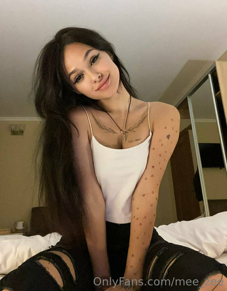 Naken lekkede OnlyFans-bilde av Meezee