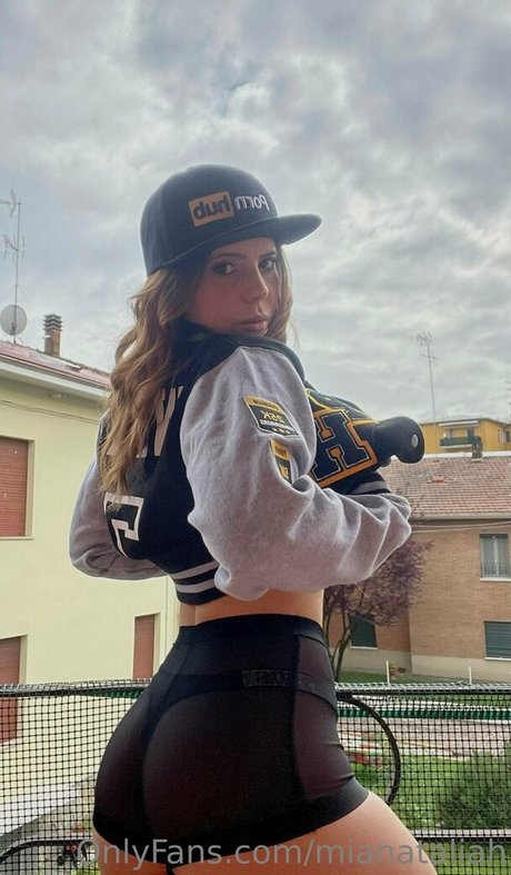 Nahá fotka uniklých OnlyFans od Mianataliah
