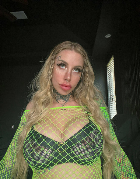 Theonlinegirlfriend
