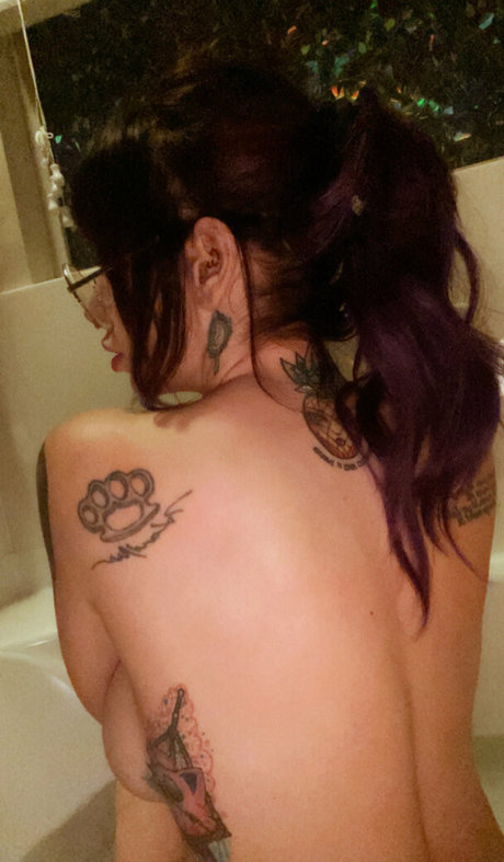 Theonlinegirlfriend