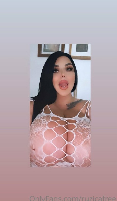 Nahá fotka uniklých OnlyFans od Ruzicafree