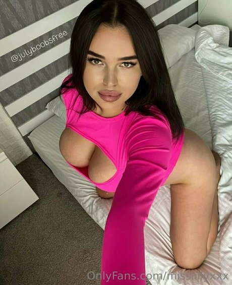 Naken läckt OnlyFans-bild av Misslillyxxx