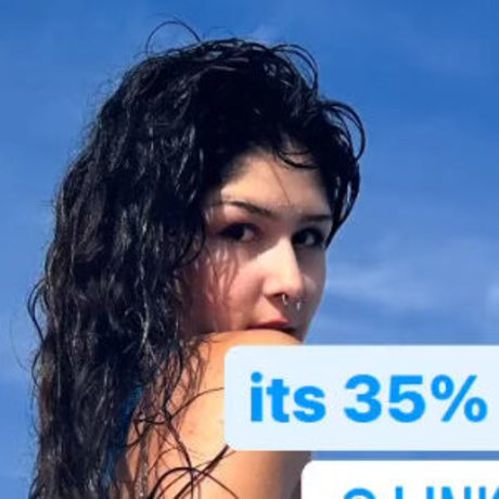 Naken lekkede OnlyFans-bilde av Emilybebe