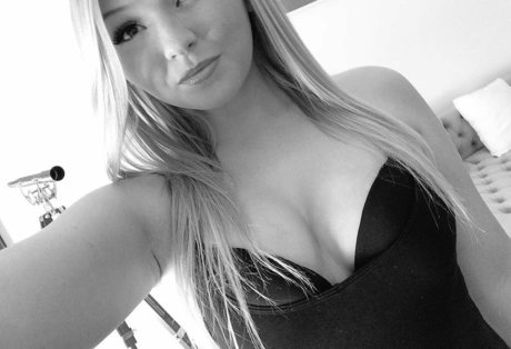 Naken lekkede OnlyFans-bilde av Melissa May