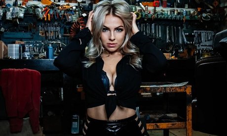 Yourfavblondexxx