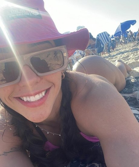 Naken lekkede OnlyFans-bilde av Amira Daher