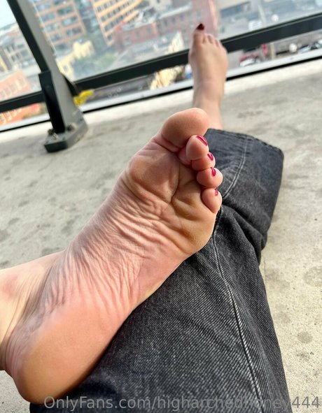 Higharchedhoney444