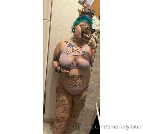 Nahá fotka uniklých OnlyFans od Timeladybitch