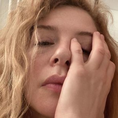 Nøgent lækket OnlyFans-billede af Rachelle Lefevre