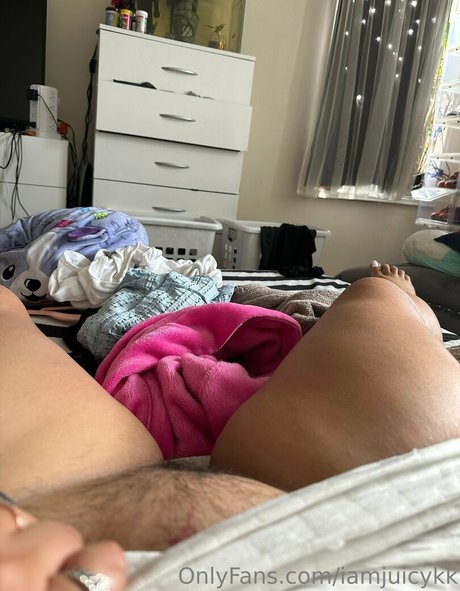 Naken lekkede OnlyFans-bilde av Iamjuicykk