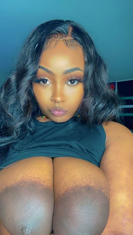 Nahá fotka uniklých OnlyFans od Walkngenocide