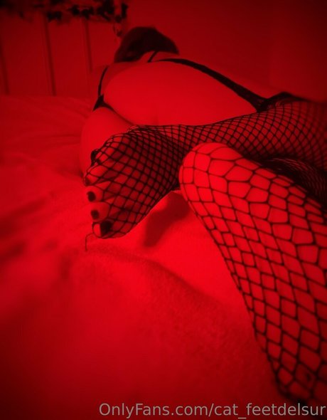 Naken läckt OnlyFans-bild av Catfeetdelsur
