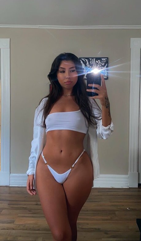 Naken läckt OnlyFans-bild av Tainobabe