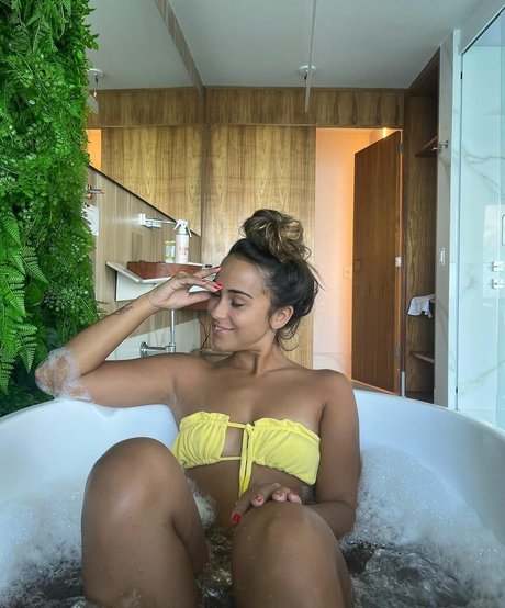 Nahá fotka uniklých OnlyFans od Aninha Cafe