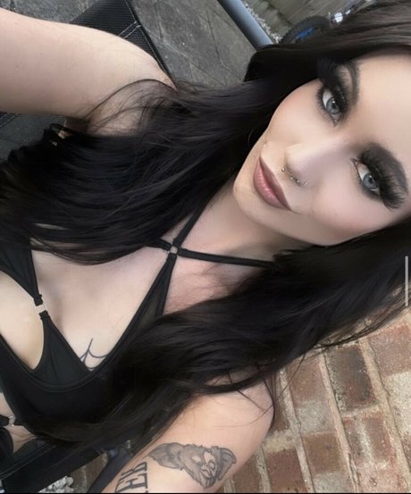 Naken lekkede OnlyFans-bilde av Lilyywilsonn