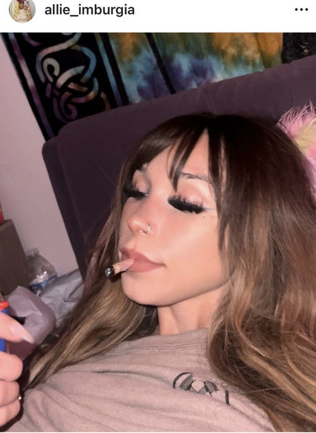 Nahá fotka uniklých OnlyFans od Aliaremyinitials
