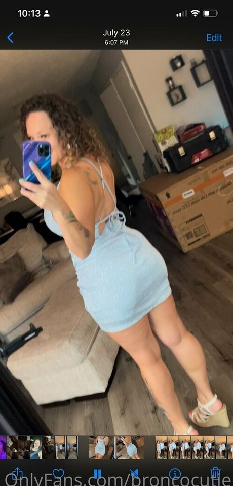 Naken lekkede OnlyFans-bilde av Broncocutie
