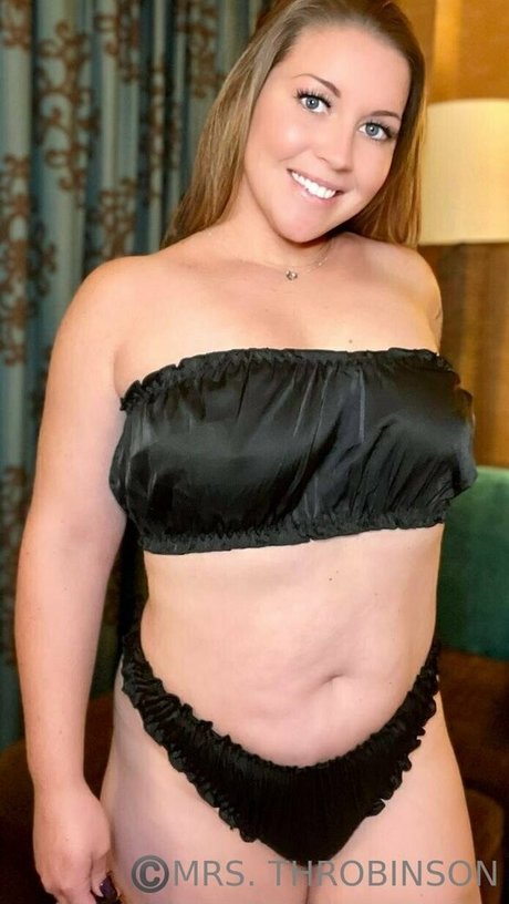 Mrs Throbinson OnlyFans