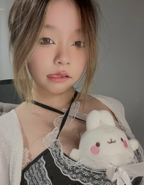 Jenniiemx  nude leaked OnlyFans photo