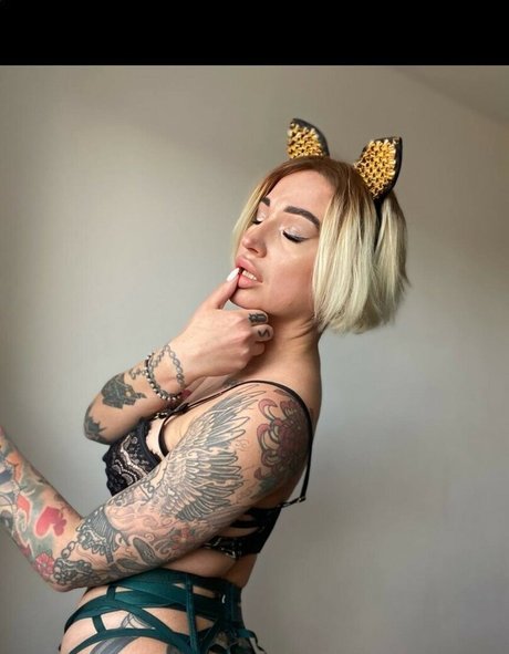 Nahá fotka uniklých OnlyFans od Bambi Latte
