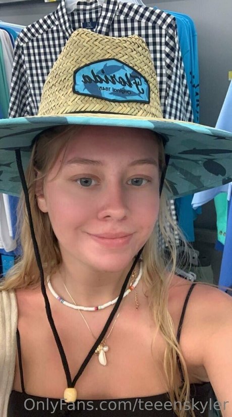 Nahá fotka uniklých OnlyFans od Skyler Storm