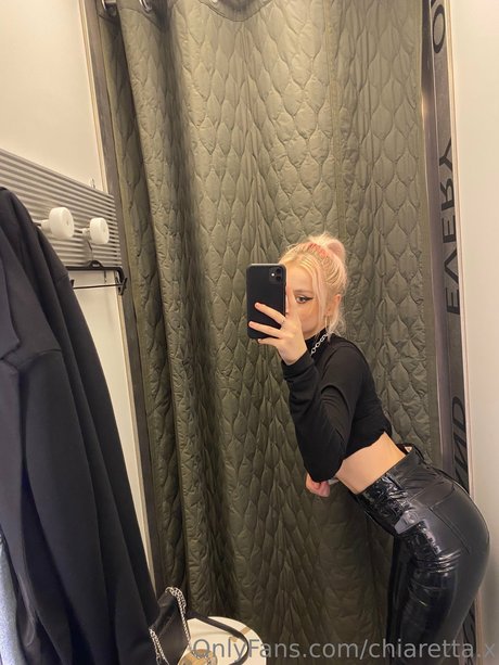 Nahá fotka uniklých OnlyFans od Chiaretta