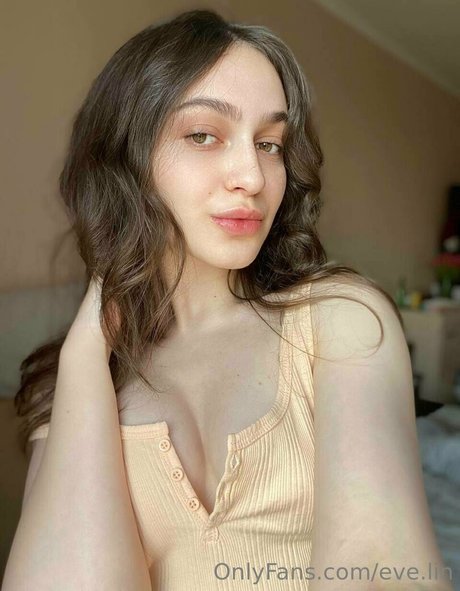 Naakte gelekte OnlyFans-foto van Evelin