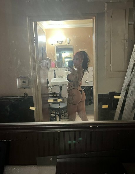 Alasti lekkinud OnlyFans-i pilt Lingcakes