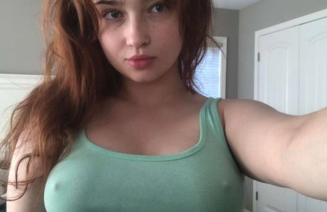 Naken lekkede OnlyFans-bilde av Scarlett Somebody