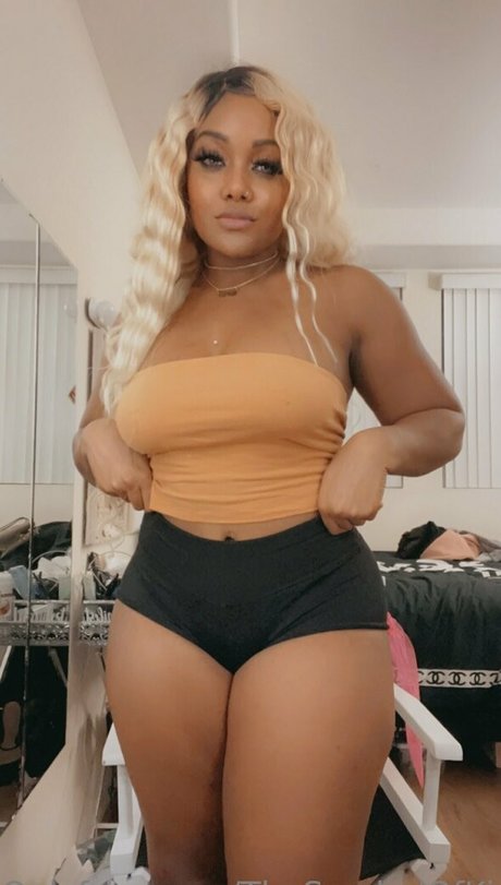 Foto nua vazada do OnlyFans de Thesymbolofkim