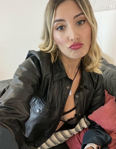 Photo nue de fuite OnlyFans de Oliviasmiithfree