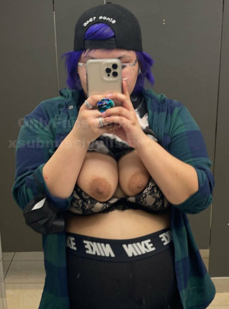 Nahá fotka uniklých OnlyFans od Xsubmissivelissx