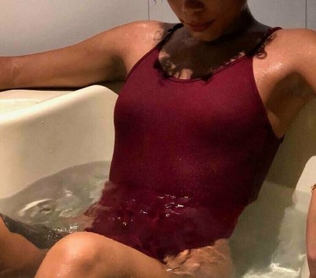 Foto di nudo di fuga di OnlyFans di Lunalacerda