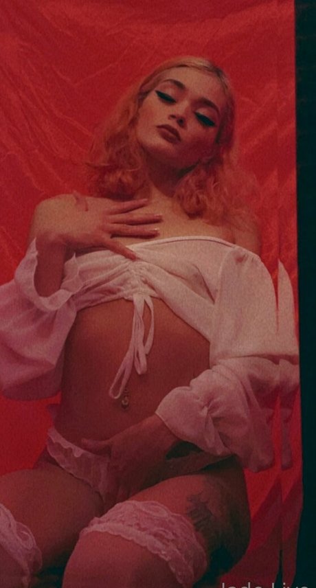 Nahá fotka uniklých OnlyFans od Jadelive