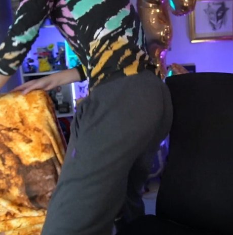Nahá fotka uniklých OnlyFans od Lowco