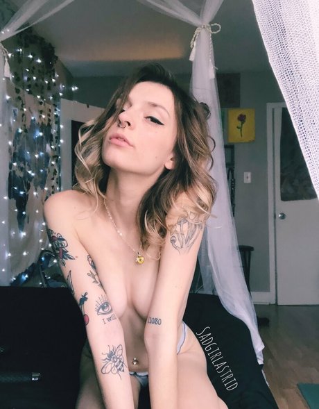 Naken läckt OnlyFans-bild av Sadgirlastridsfree