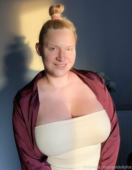 Naken lekkede OnlyFans-bilde av Dollyfoxvip