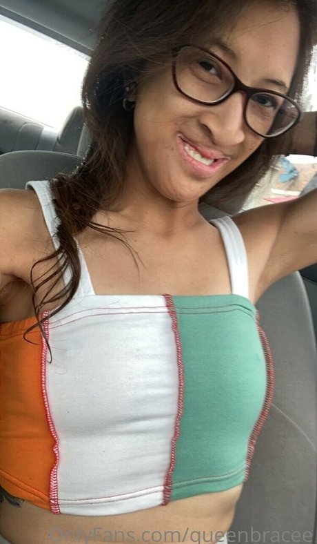 Nahá fotka uniklých OnlyFans od Queenbracee
