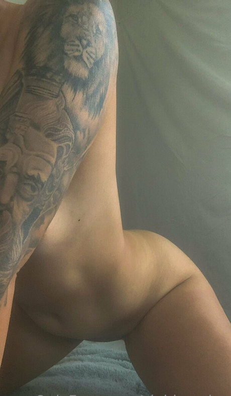 Naakte gelekte OnlyFans-foto van Siobhanuncensored