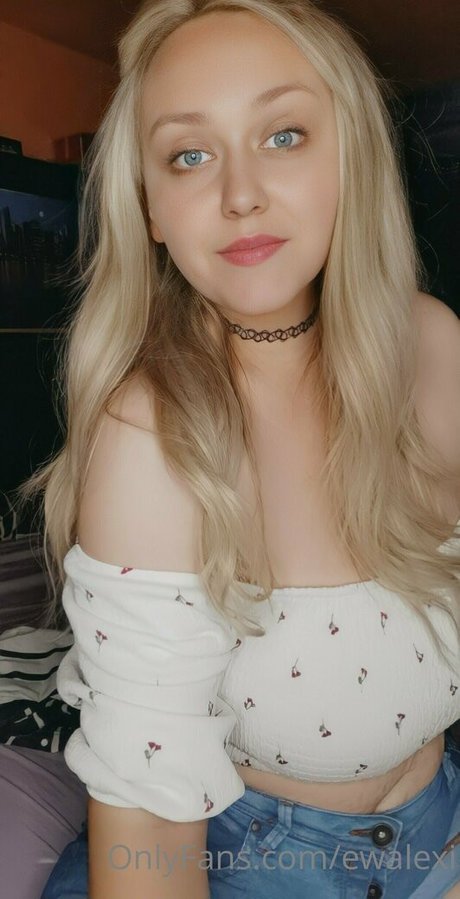 Naken läckt OnlyFans-bild av Ewalexi