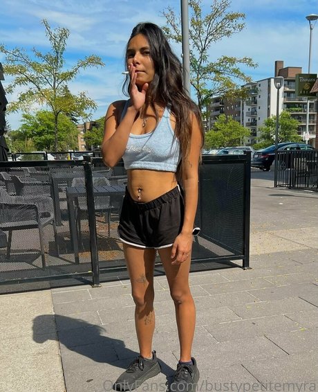 Nahá fotka uniklých OnlyFans od Bustypetitemyra