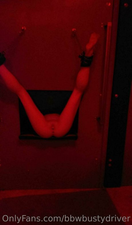 Nahá fotka uniklých OnlyFans od Bbwbustydriver