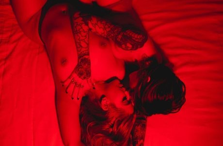 Nahá fotka uniklých OnlyFans od Kelly Medanie
