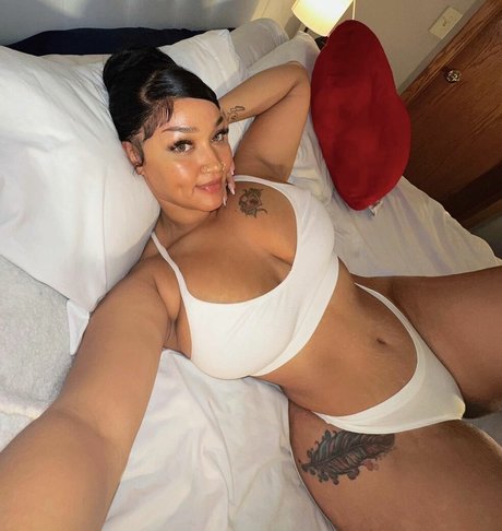 Alaston vuotanut OnlyFans-kuva Darla Dimples