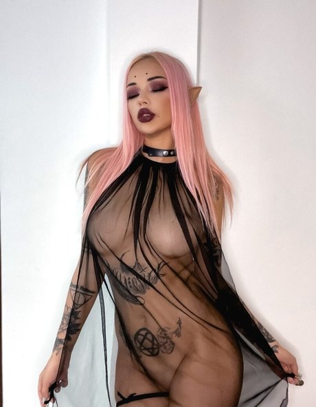 Nøgent lækket OnlyFans-billede af Baby Momo