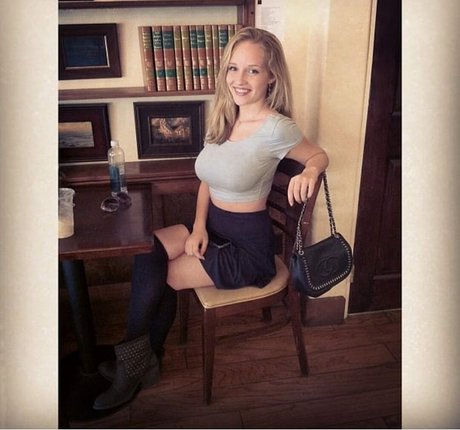 Обнаженная фотография утечки OnlyFans от Liana Smithgioe
