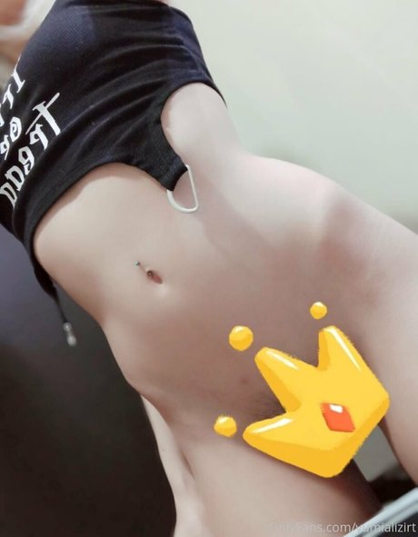 Nagie wyciekłe zdjęcie OnlyFans od Yumializirt